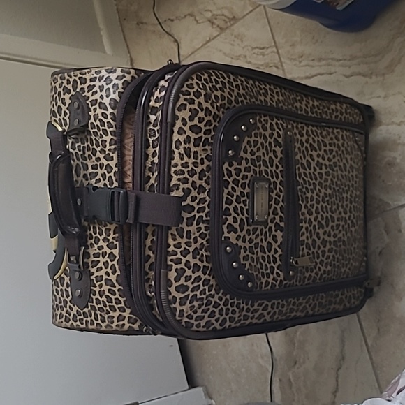 Adrienne Vittadini luggage - Picture 1 of 1